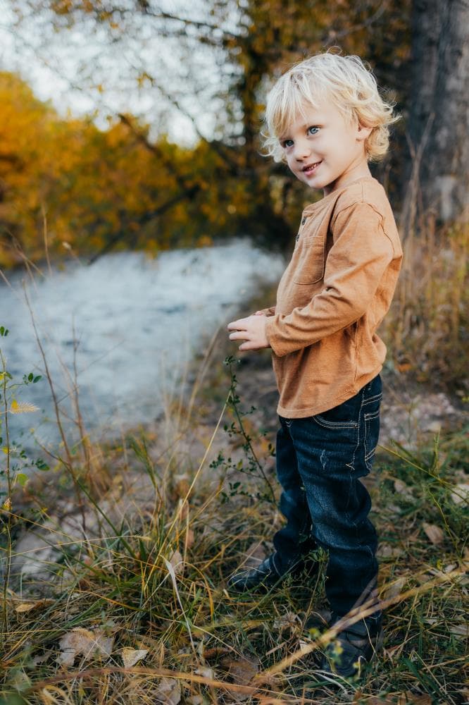 Outdoor family portrait session Colorado mountains