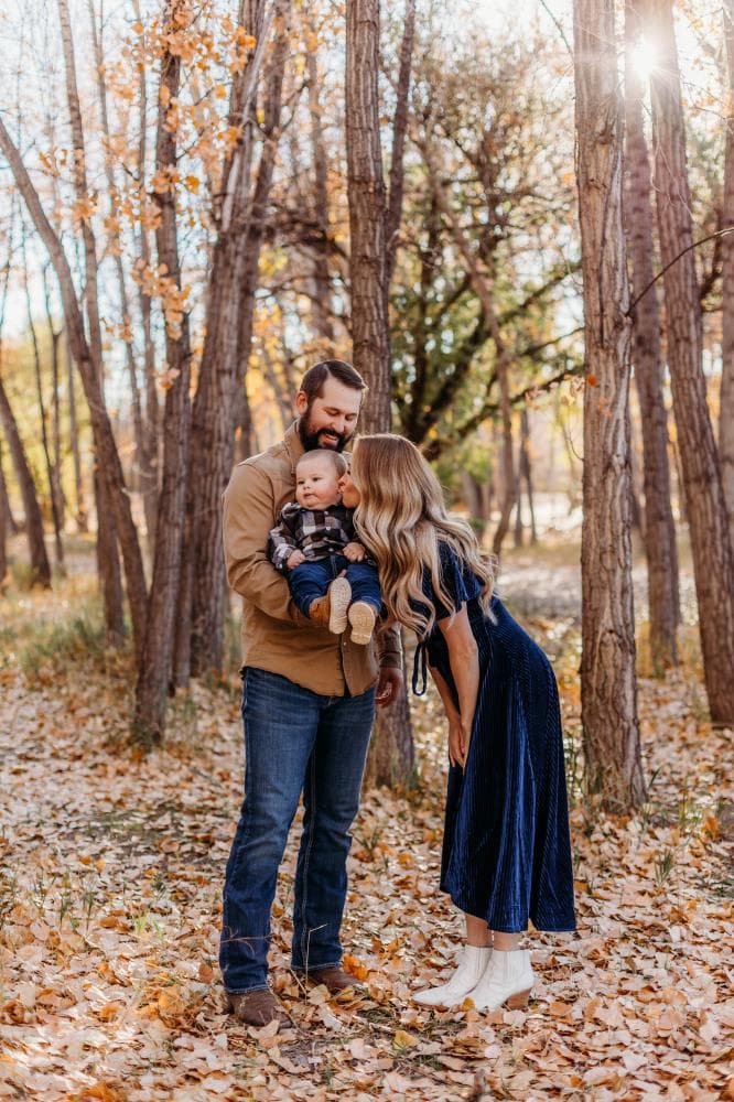 Outdoor family portrait session Colorado mountains